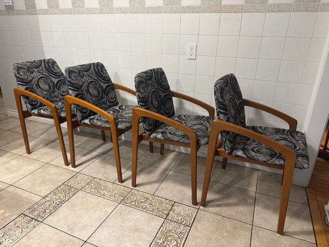 MCM Danish Teak Model 23 Dining Chairs - 4 - photo 5