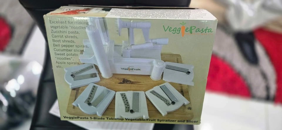 VeggiePasta 5-Blade Tabletop Vegetable/Fruit Spiralizer - photo 3