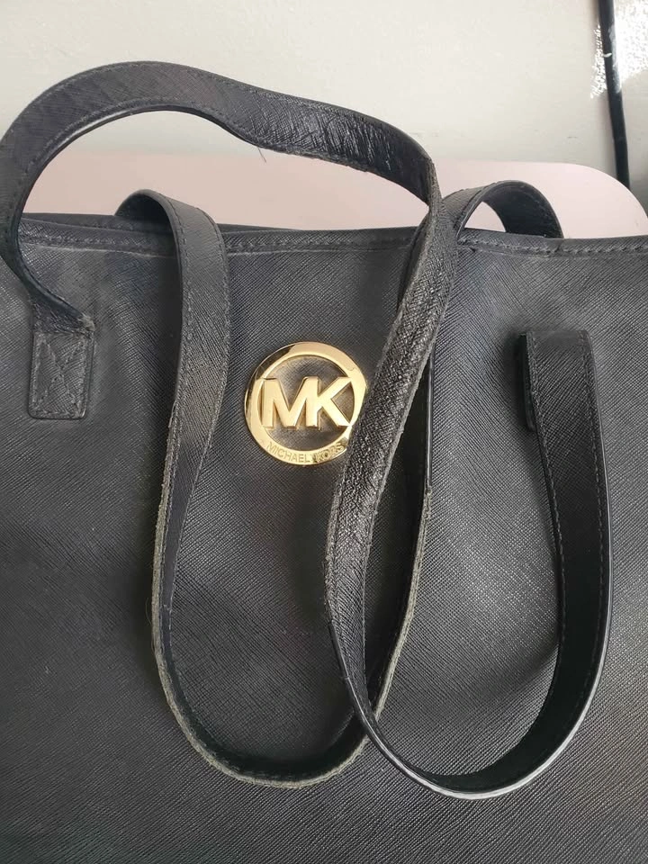 Michael Kors Large Black Tote Bag - photo 2