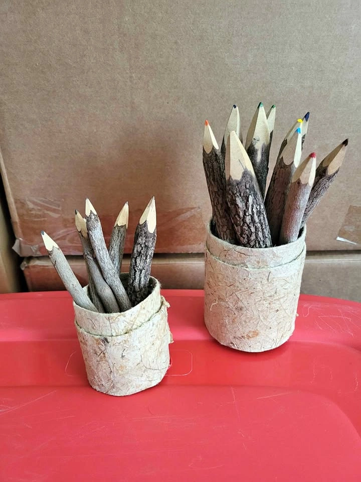 Stick pencils and coloured pencils set