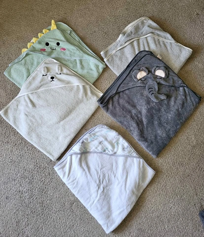 5 hooded towels for baby/toddler