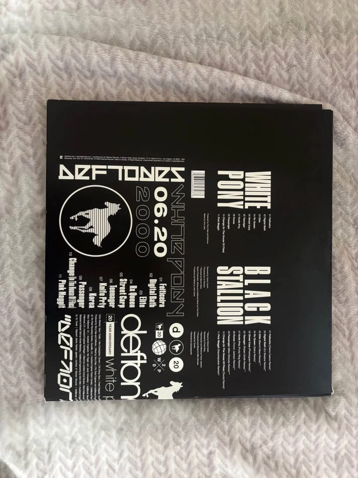 Deftones White Pony 20th Anniversary Super Deluxe Vinyl Box Set - photo 2