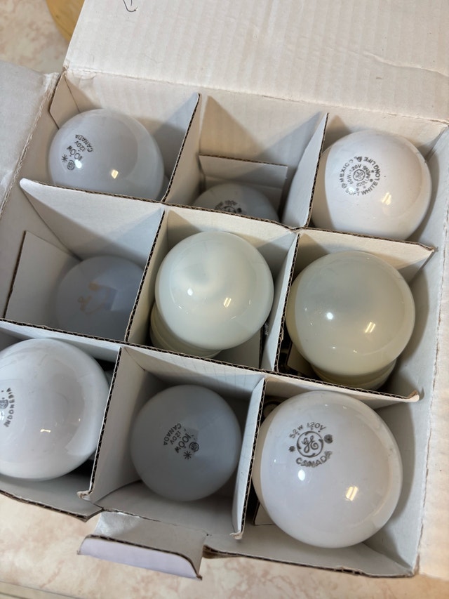 GE Lightbulbs
