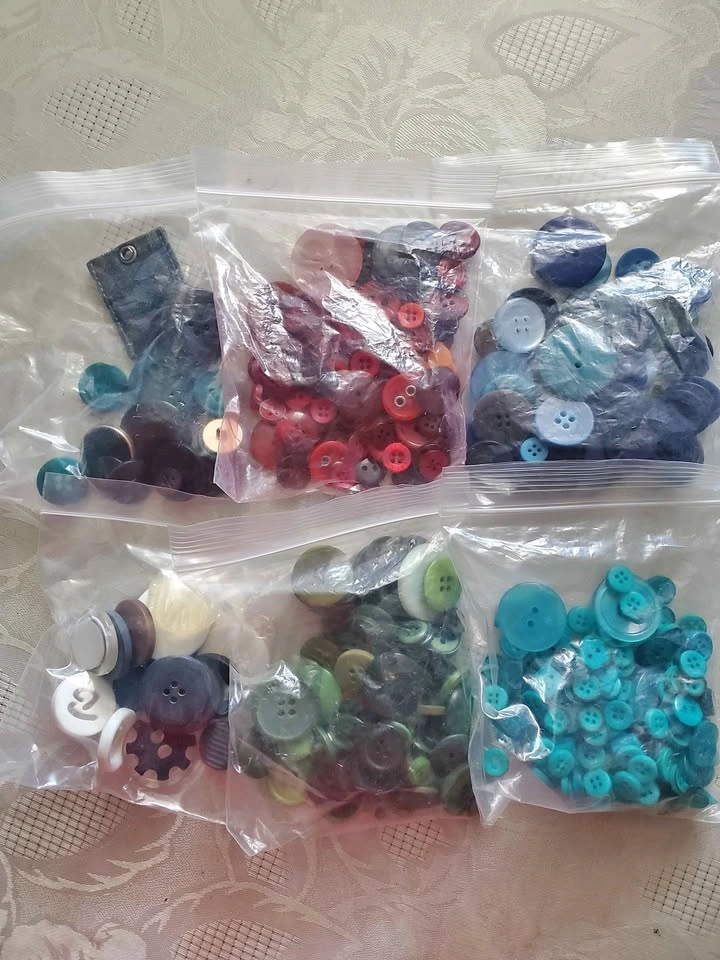 Large Assorted Craft & Sewing Buttons Lot (Mixed Sizes & Colors)