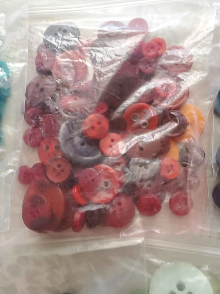Large Assorted Craft & Sewing Buttons Lot (Mixed Sizes & Colors) - photo 3