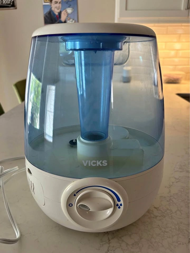 Vicks Filter-Free Cool Mist Humidifier