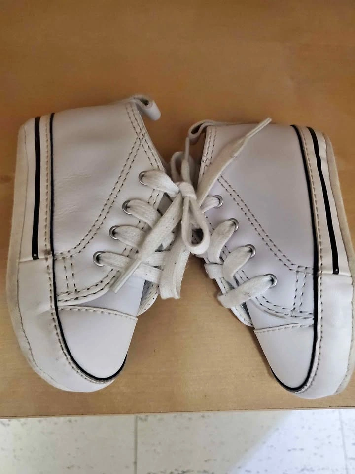 Converse Chuck Taylor All Star Crib baby Shoes (US size 3)