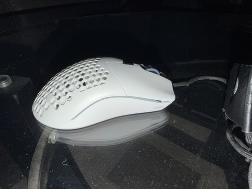 Glorious Model O Matte White Wired USB Gaming Mouse - photo 2