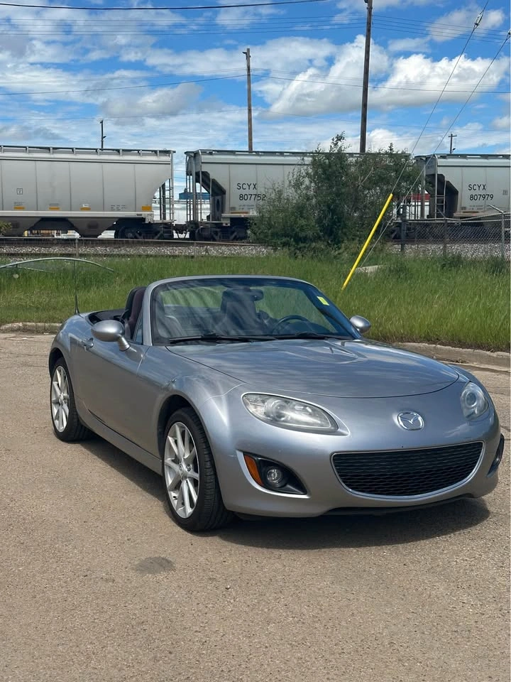 2011 Mazda MX-5 - photo 2