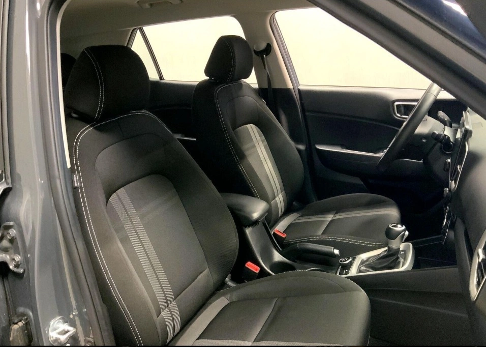 2025 Hyundai Venue Preferred - photo 5