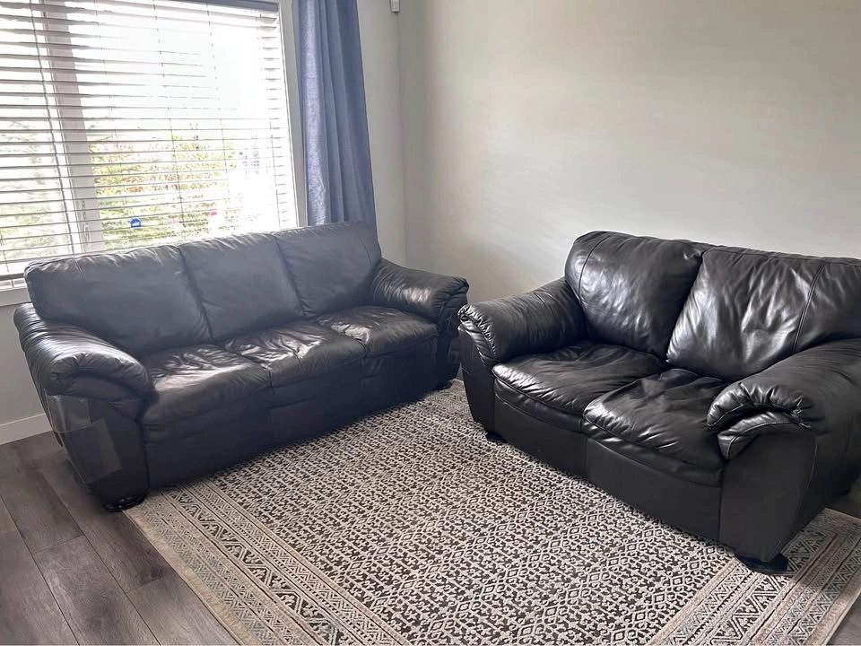 Brown Leather Sofa & Loveseat Set – Good Condition