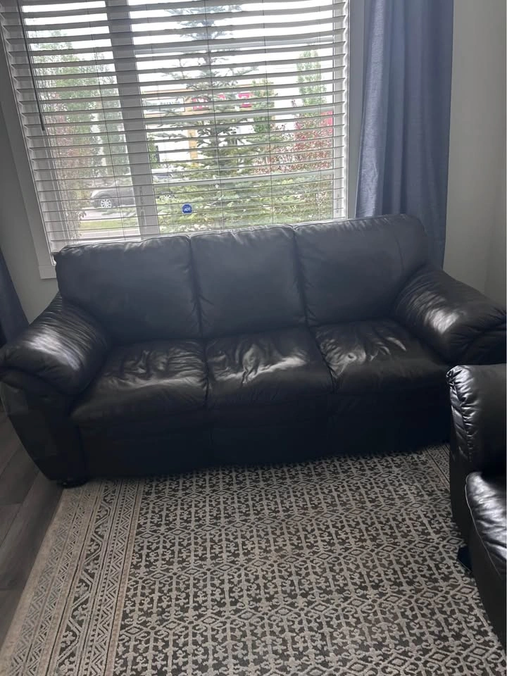 Brown Leather Sofa & Loveseat Set – Good Condition - photo 2