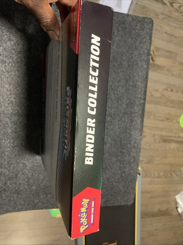 Pokémon TCG - Prismatic Evolutions Binder Collection - BRAND NEW - photo 3