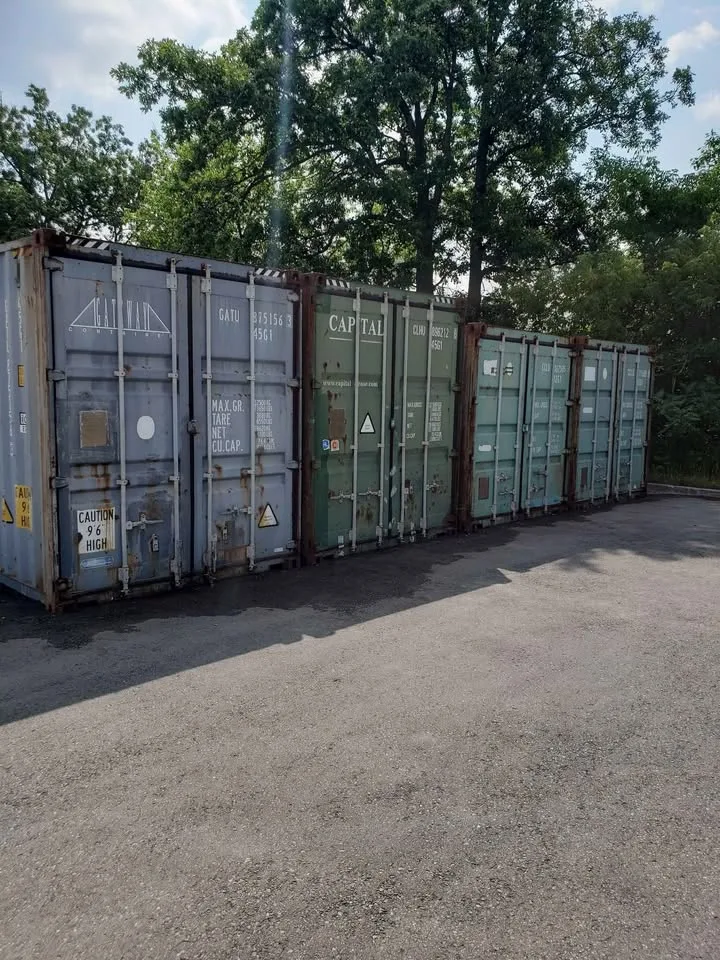 Shipping containers x 4 image indicator(2)