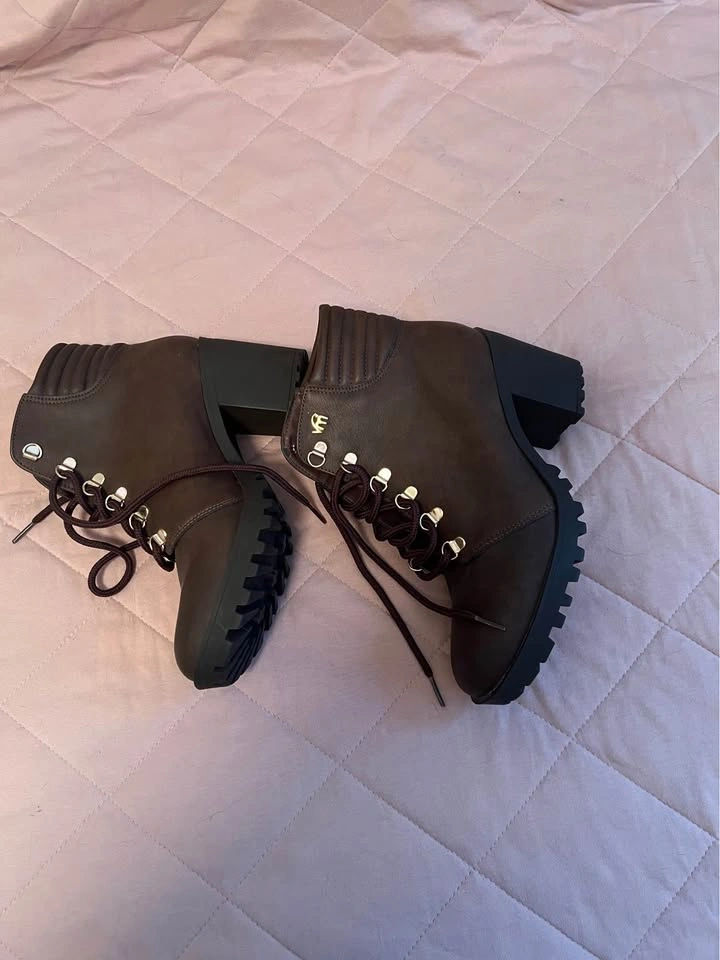 Women’s Boots - Size 9 - Via Marte - photo 2