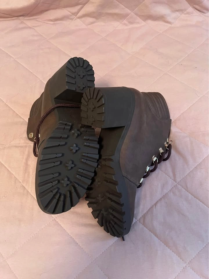 Women’s Boots - Size 9 - Via Marte - photo 3