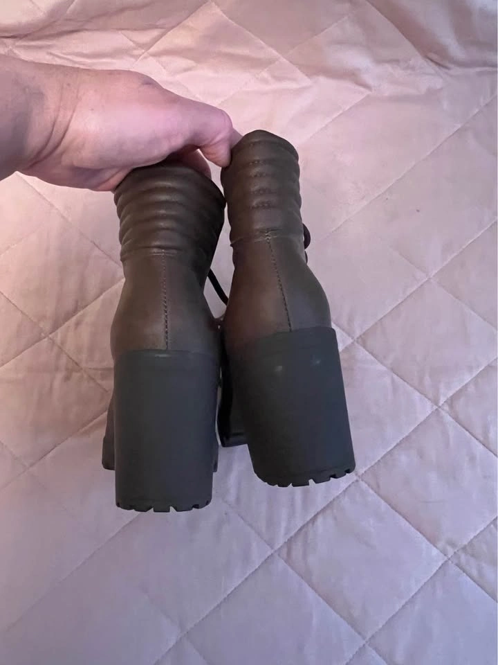 Women’s Boots - Size 9 - Via Marte - photo 4