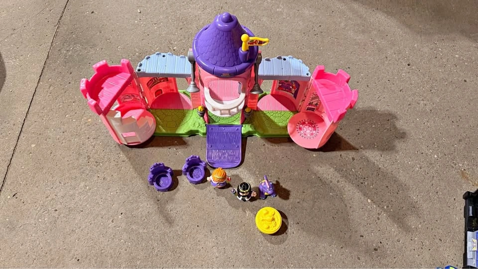 Fisher-Price Little People Musical Castle Playset