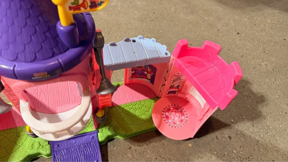 Fisher-Price Little People Musical Castle Playset - photo 4