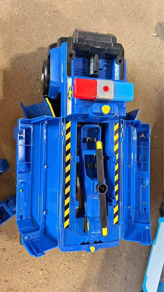 PAW Patrol Ultimate Rescue Chase's Ultimate Police Cruiser