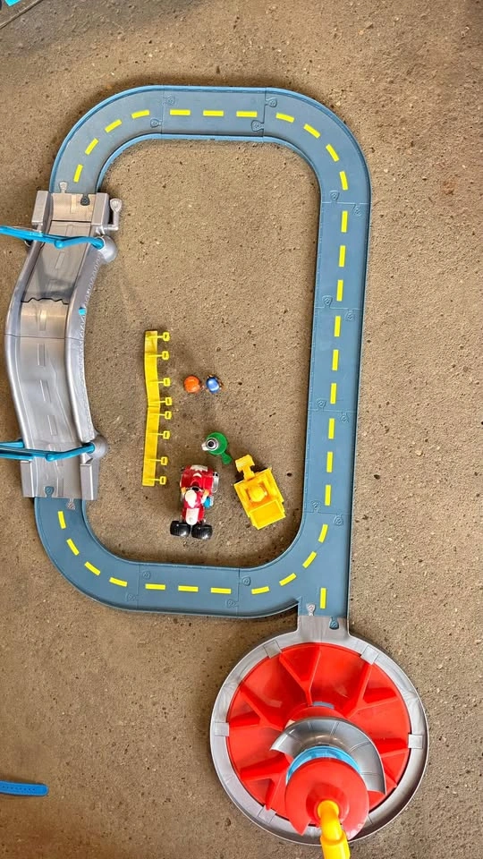 Paw Patrol Launch n Roll Lookout Tower Track Set