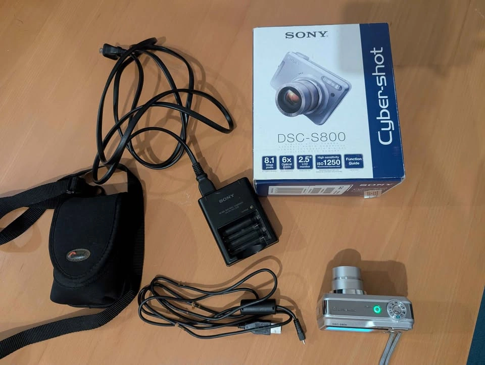 Sony DSC S800 Digital Camera - photo 2