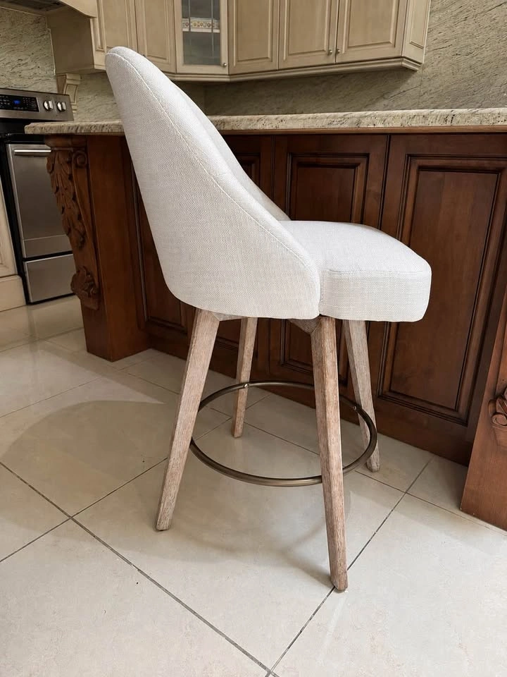 Ashley Furniture Counter Height Bar Stool - photo 2