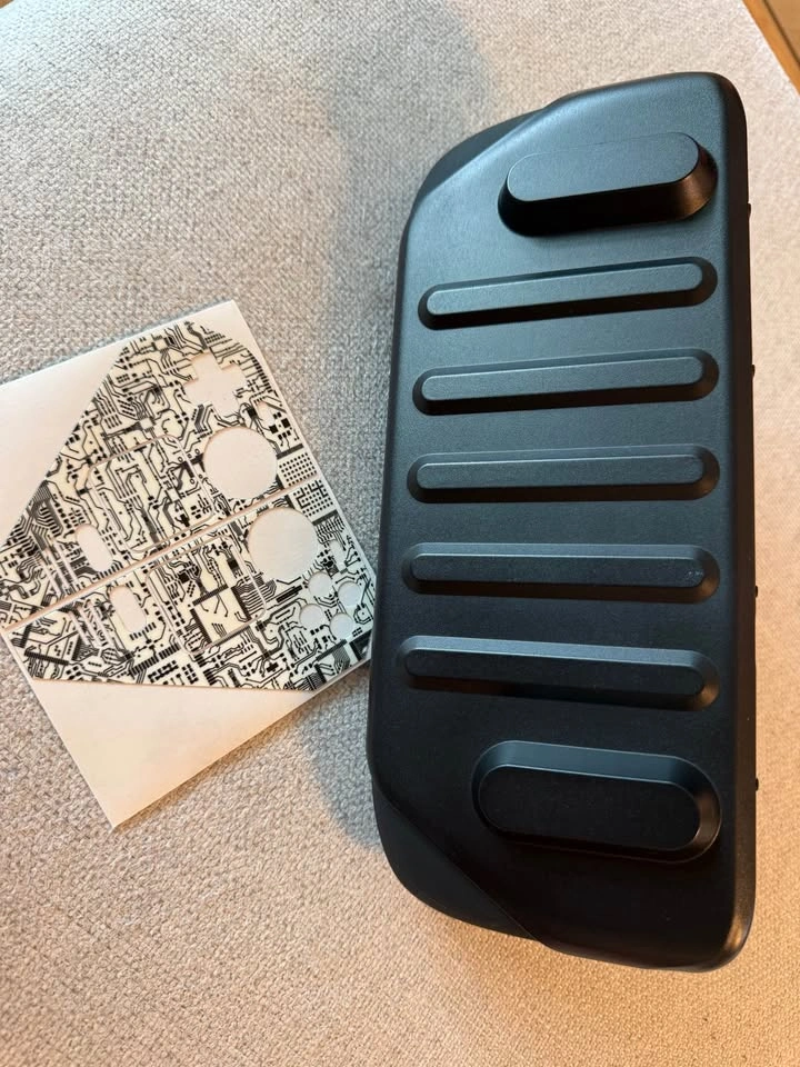Steam deck OLED 512GB - mint condition - with DBrand skin - photo 2