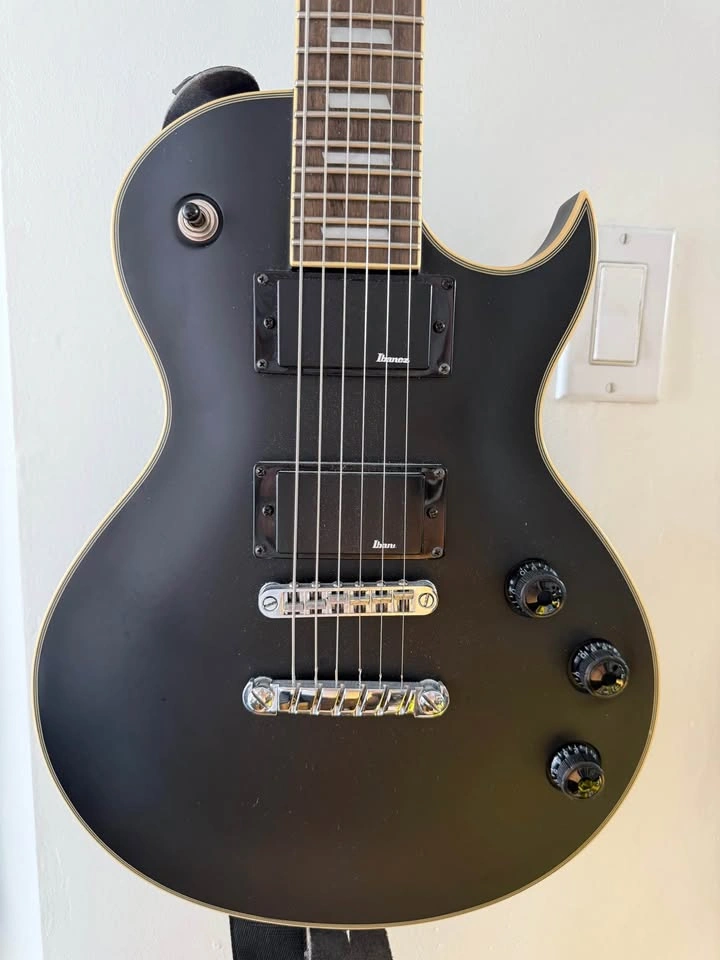 Ibanez Les Paul style guitar - photo 2