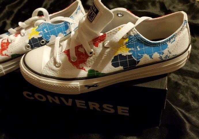 New Converse/Chuck Taylor's Size 4 (Fits Like 6.5/7)