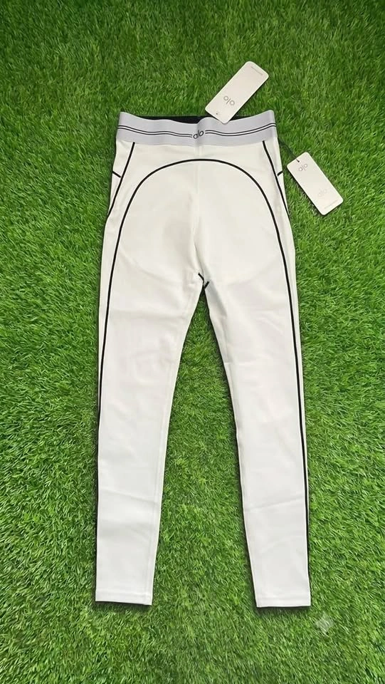 White Alo Yoga Matching Set - photo 2