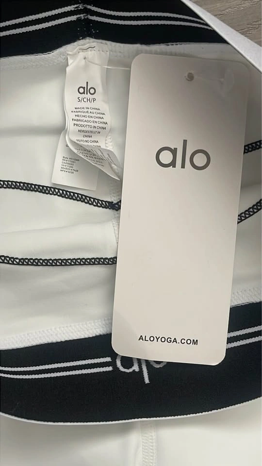 White Alo Yoga Matching Set - photo 4