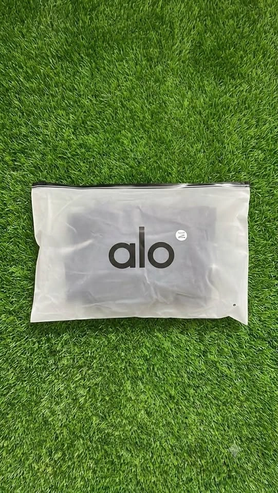 Black Alo Yoga Matching Set - photo 5