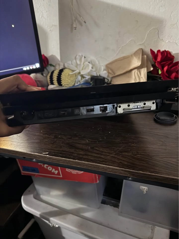 PS4 PRO USED No Wires Or controller - photo 2