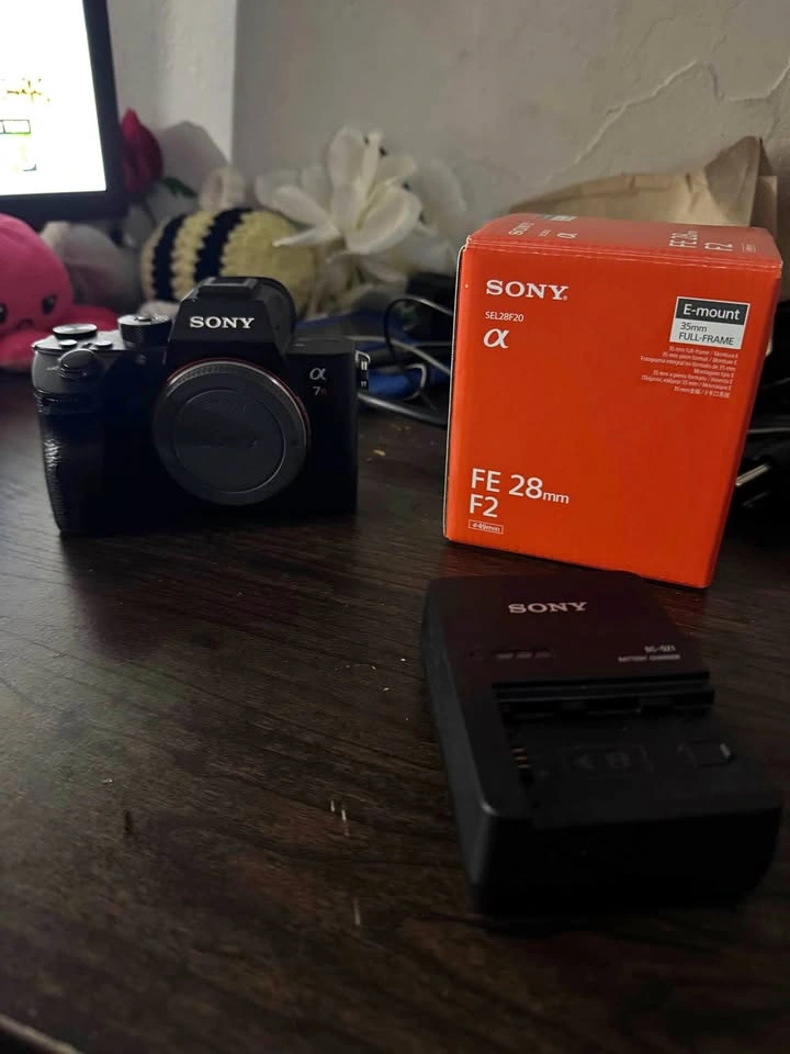 Sony A7RIII With 28MM F2 Lens
