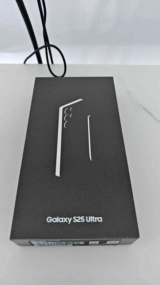 Samsung Galaxy S25 Ultra BNIB