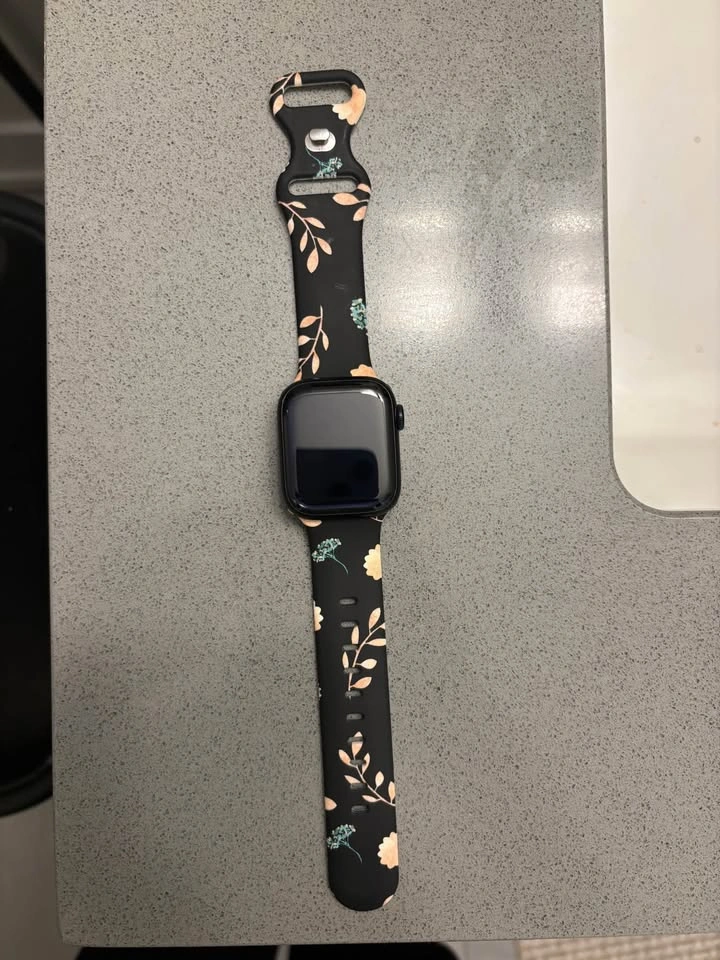 Apple Watch Series 8 - photo 2