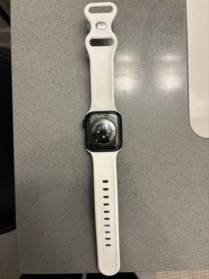 Apple Watch Series 8 - photo 4