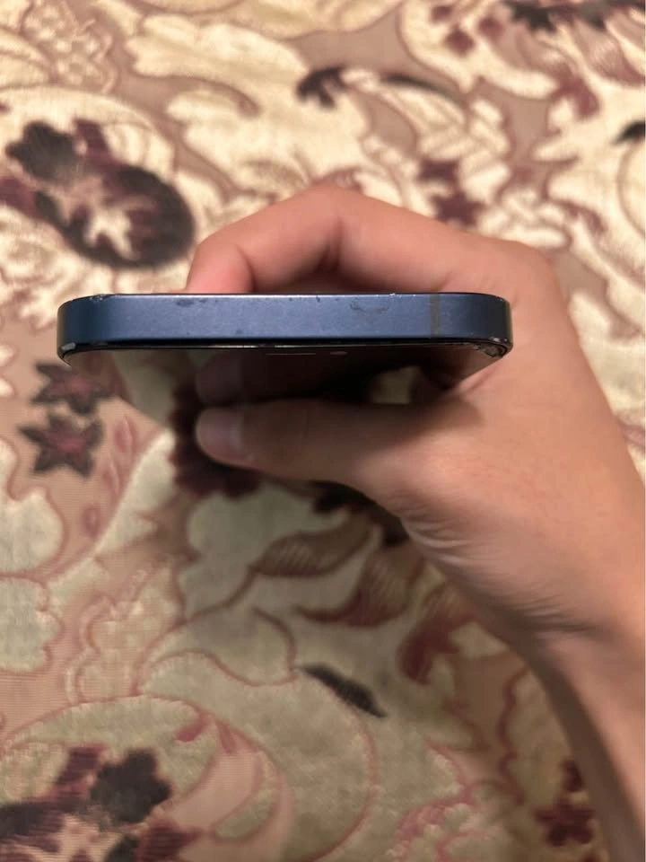 Unlocked iPhone 12 - photo 4