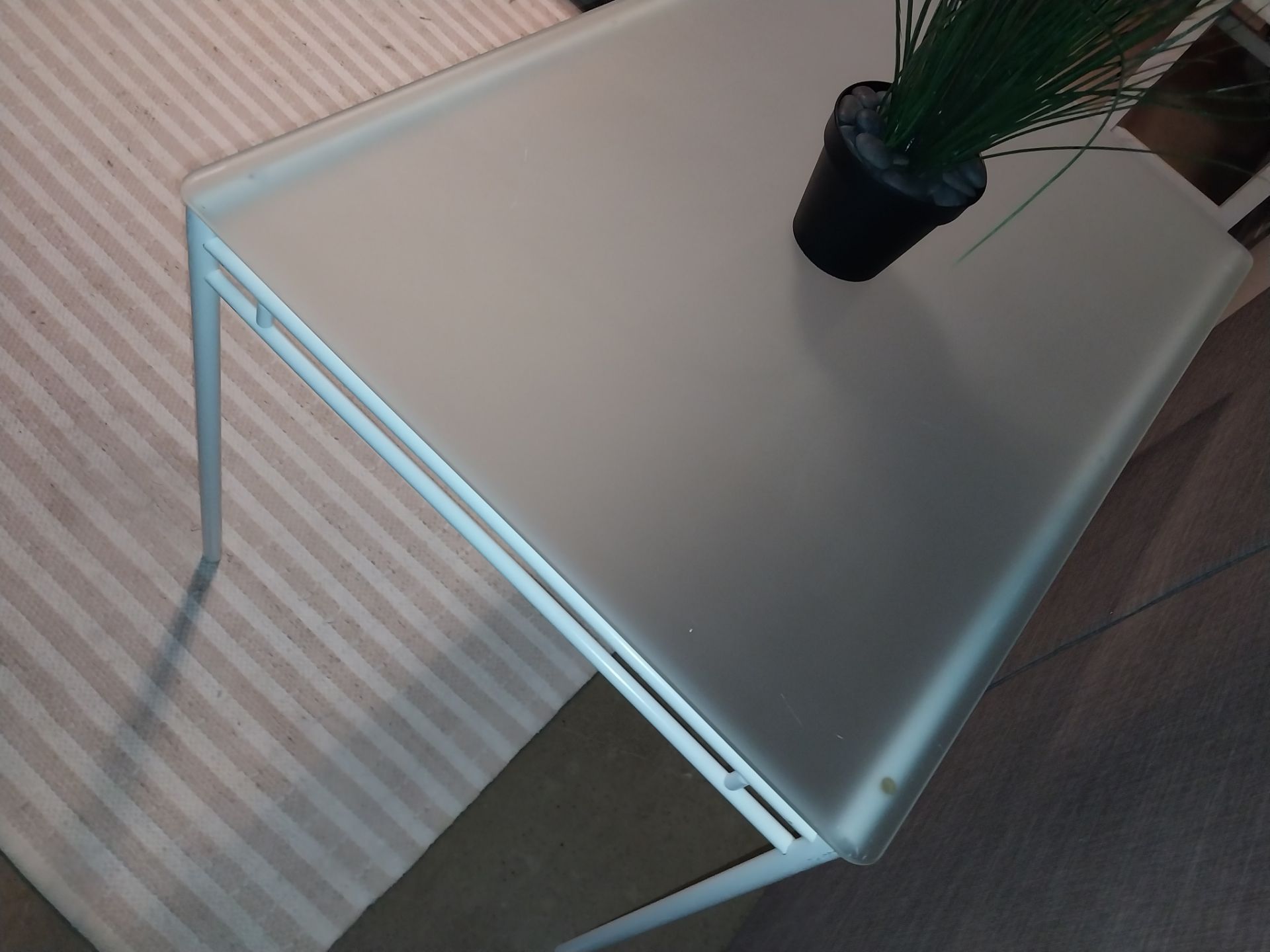 IKEA LYRESTAD Frosted Glass White Table – Excellent Condition - photo 4