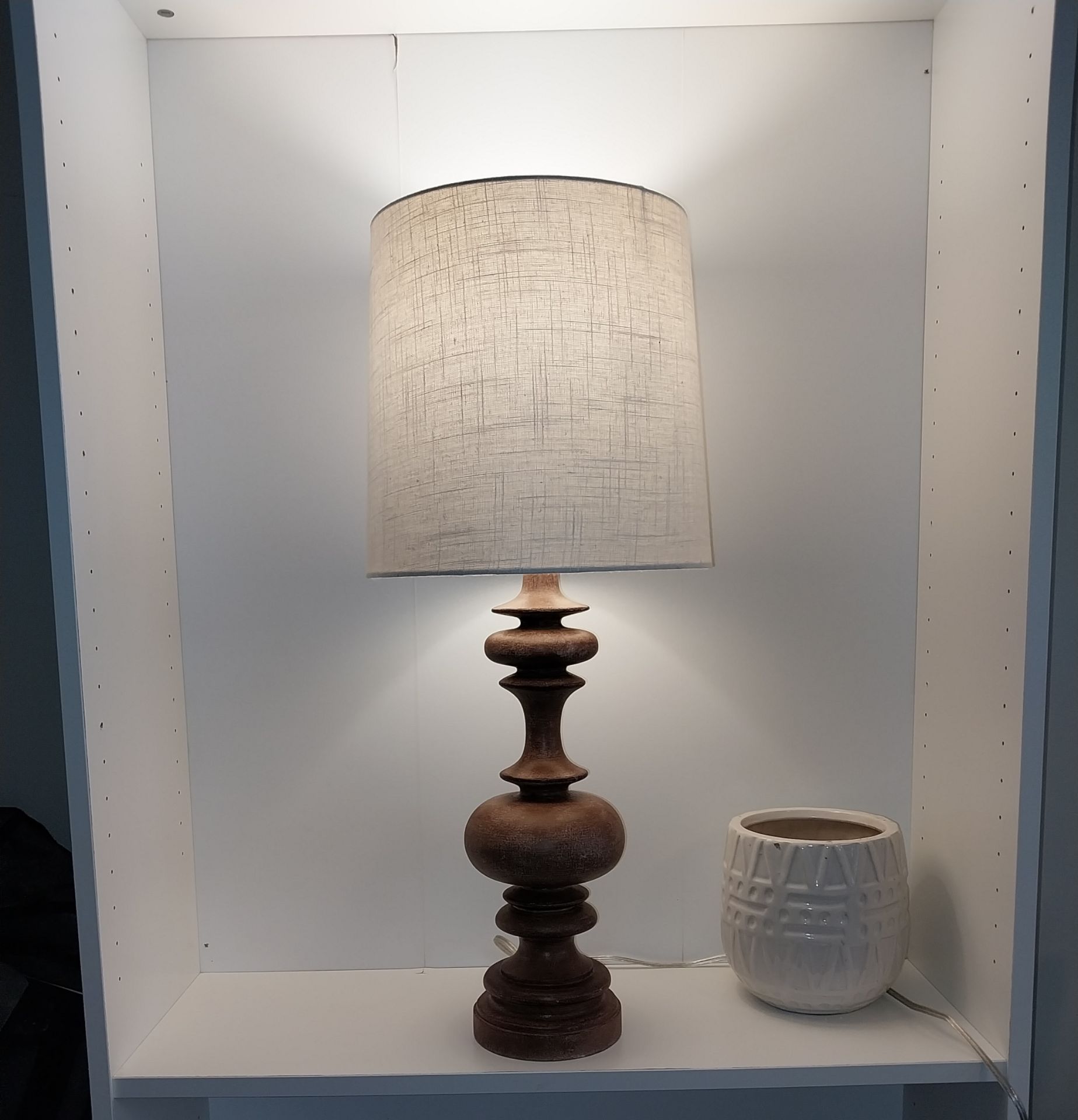 Table Lamp with Linen Shade – Excellent Condition