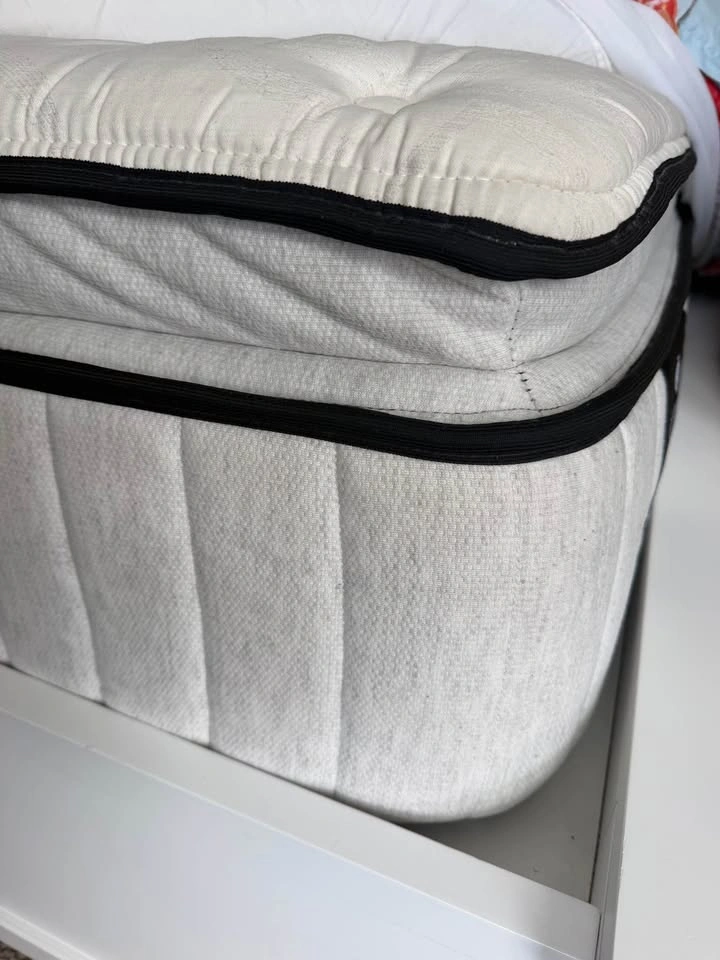 Grand Luxe Sealy King Mattress - photo 5