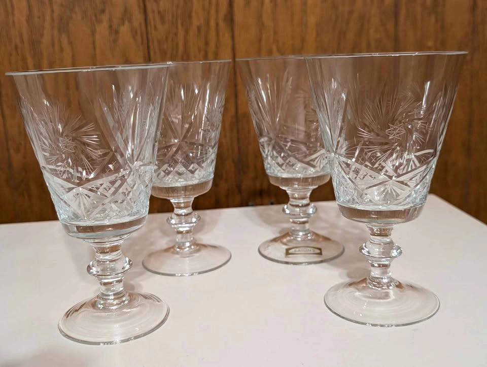 Vintage Eaton's Pinwheel Cut Crystal Glassware Set (26 pieces) - photo 3