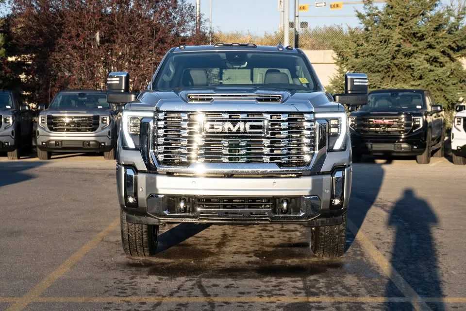 2024 GMC Sierra 3500HD thumbnail