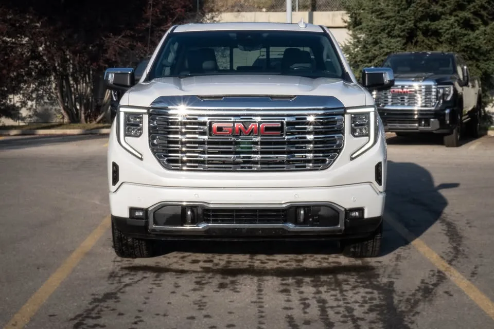 2024 GMC sierra 1500 denali diesel thumbnail