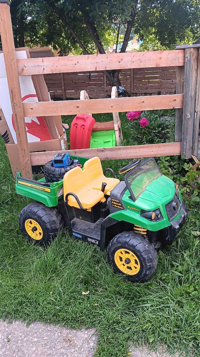 12 volt electric cars, John Deere and Mercedes - photo 2