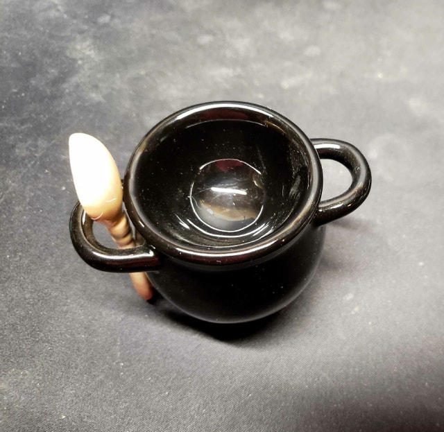 New Ceramic Egg Cup Cauldron Shaped - photo 3