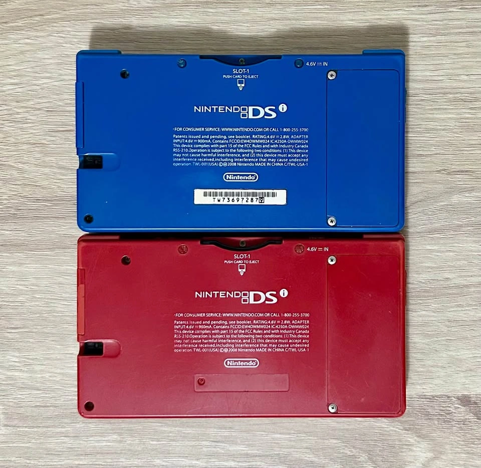 2 Nintendo DSi Handheld Consoles With Games Bundle - photo 3