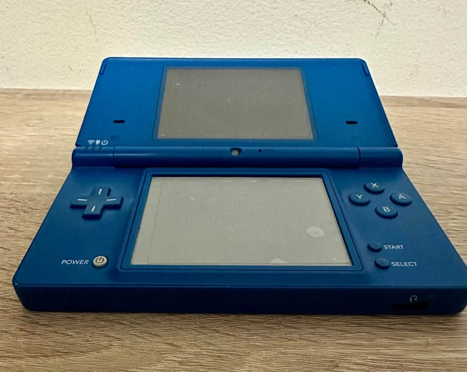 2 Nintendo DSi Handheld Consoles With Games Bundle - photo 4
