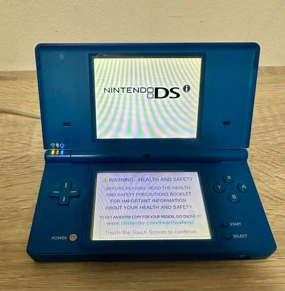 2 Nintendo DSi Handheld Consoles With Games Bundle - photo 5